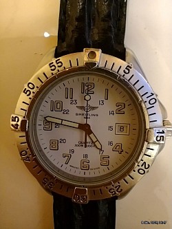 Breitling, quartz, modèle Colt, couronne vissée, diamètre 38 mm. Sans boite papier.  1.200 €