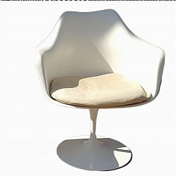 Fauteuil tournant, galette non d'origine mais conforme.  1.000 €