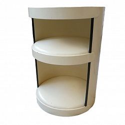 Chevet en carton design par J.L. Avril. Diamètre 35,5 cm, hauteur 51 cm. Très bel état d'origine.  250 €