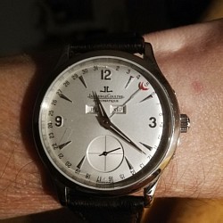 Montre automatique Jaeger Lecoultre, modèle Master Control, triple date. Boite papiers, révisée.  Prix 3800 €.