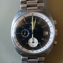 Oméga, chronographe.  Vendu.