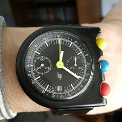 Lip chronographe mécanique manuel, design Tallon.  Vendu.