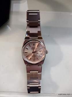 Rolex oyster quartz, première main, pile neuve. Prix 6000 €