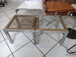 Une paire de tables basses en acier et laiton. 39 par 39 par 29 cm de haut. 300 € les deux