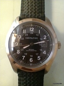 Hamilton automatique état neuf avec boîte sans papier. 500 €.